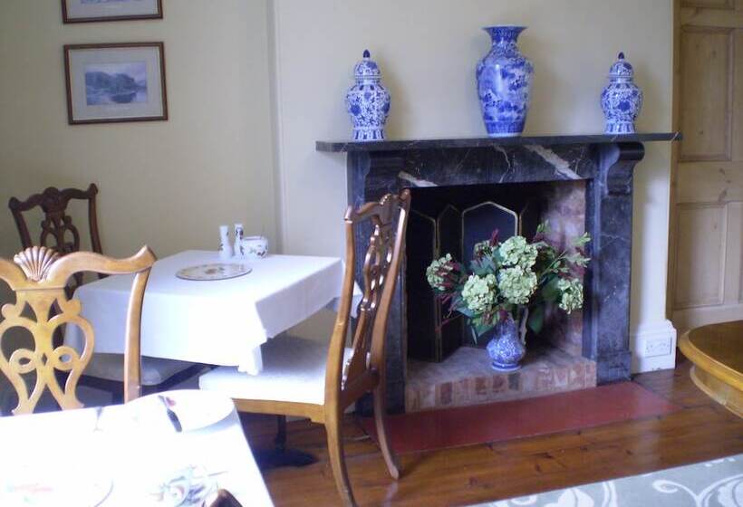 Buckley Farmhouse B & B