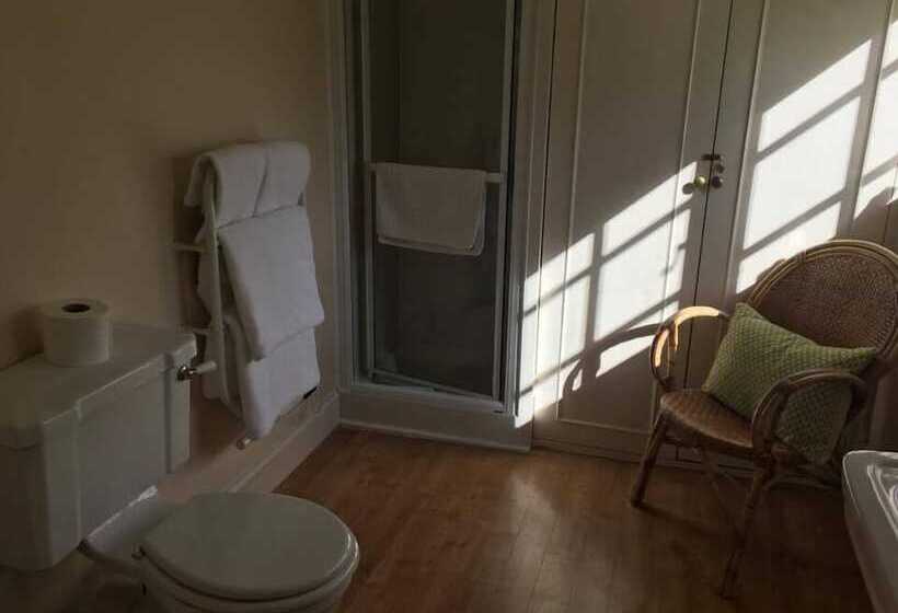 Buckley Farmhouse B & B