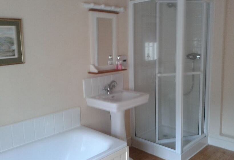 Buckley Farmhouse B & B