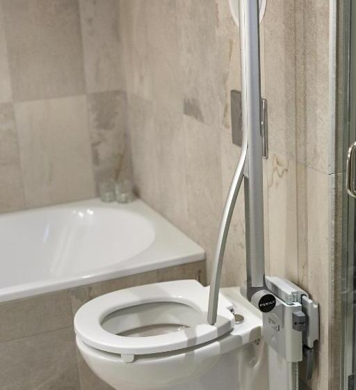 住宿加早餐  Byfords