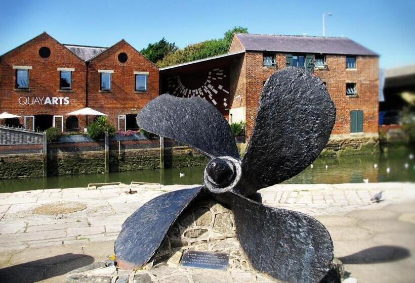 민박 Calverts Hotel   Newport, Isle Of Wight