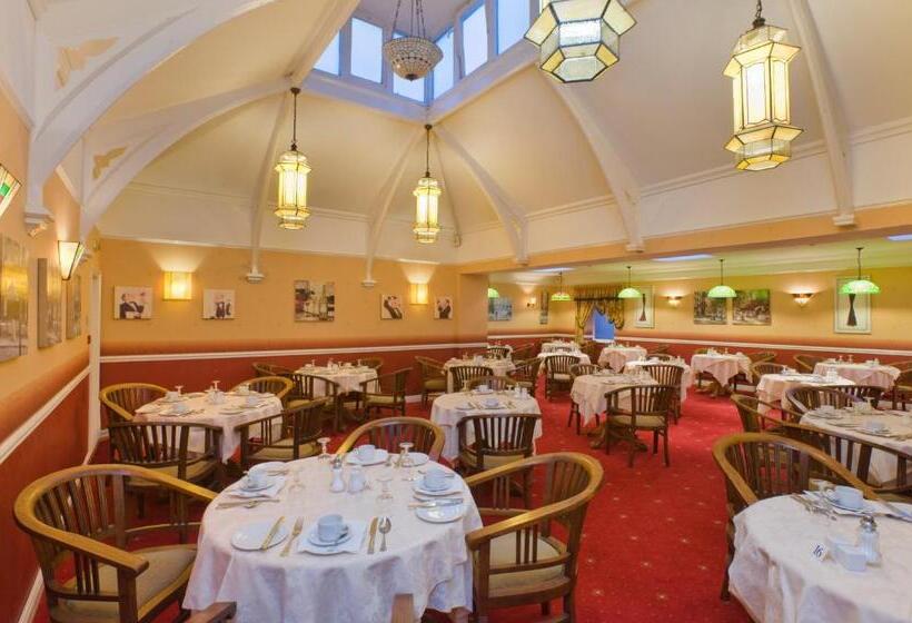 צימר Calverts Hotel   Newport, Isle Of Wight