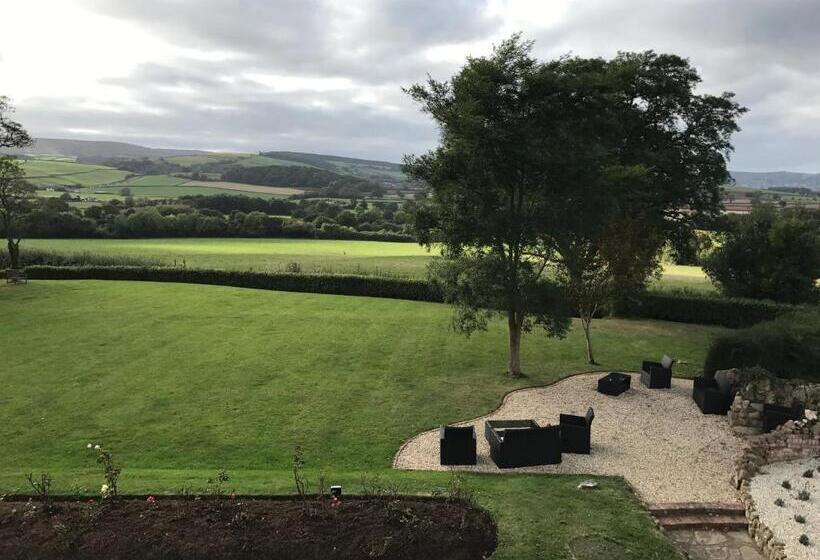 مبيت وإفطار Cedar House