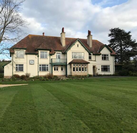 مبيت وإفطار Cedar House