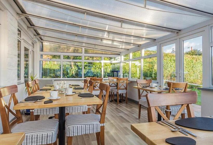 Bed and Breakfast Chillington House