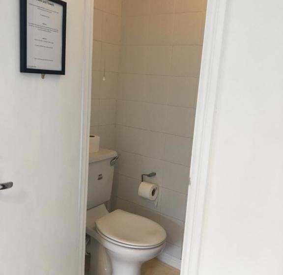 مبيت وإفطار Circle Guest House Bed Only