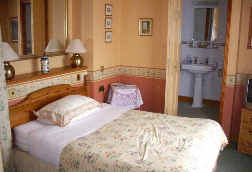 تختخواب و صبحانه Compton House