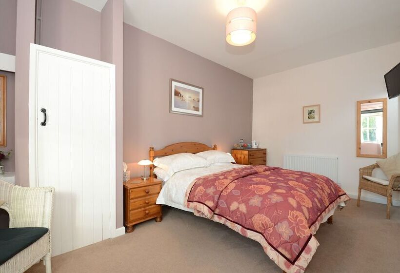 East Trewent Farm B&b