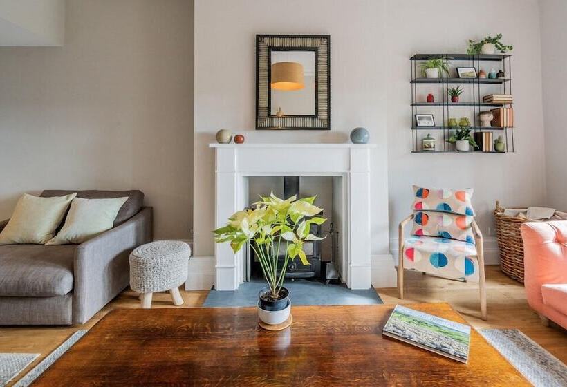 مبيت وإفطار Eastfield Lodge