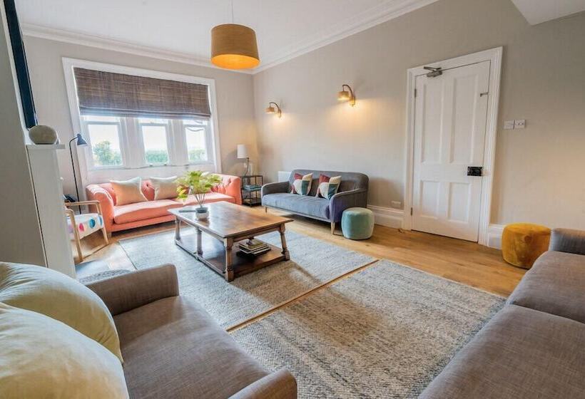 مبيت وإفطار Eastfield Lodge