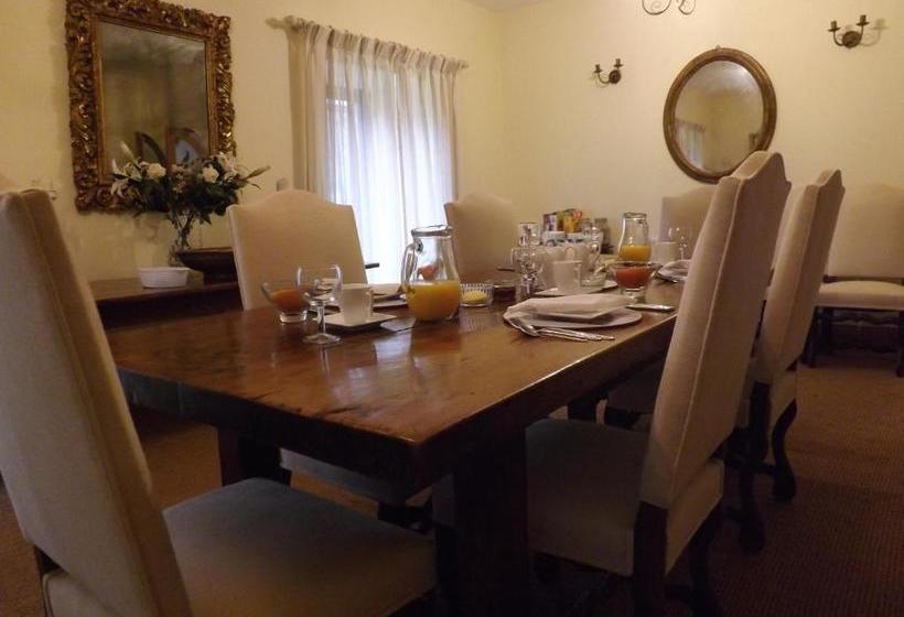 تختخواب و صبحانه Greenway Barn