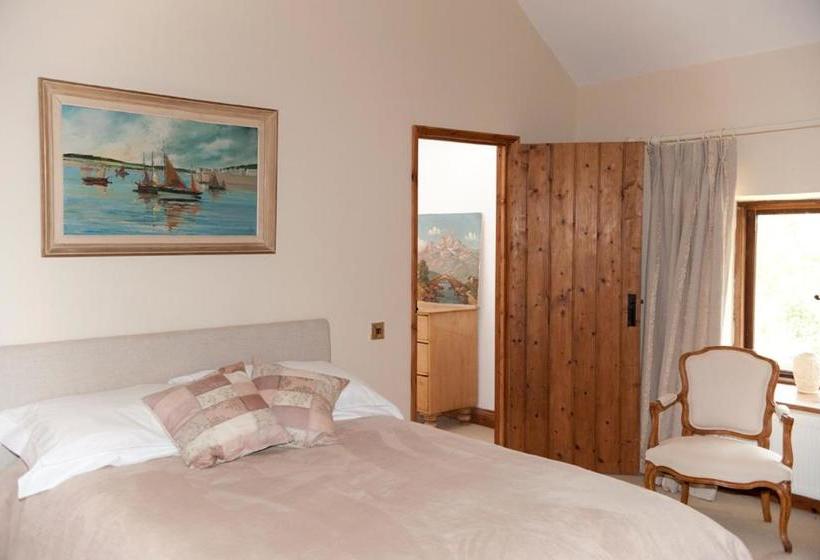 تختخواب و صبحانه Greenway Barn