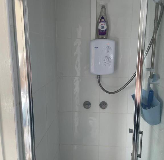 צימר Ivydene Guest House