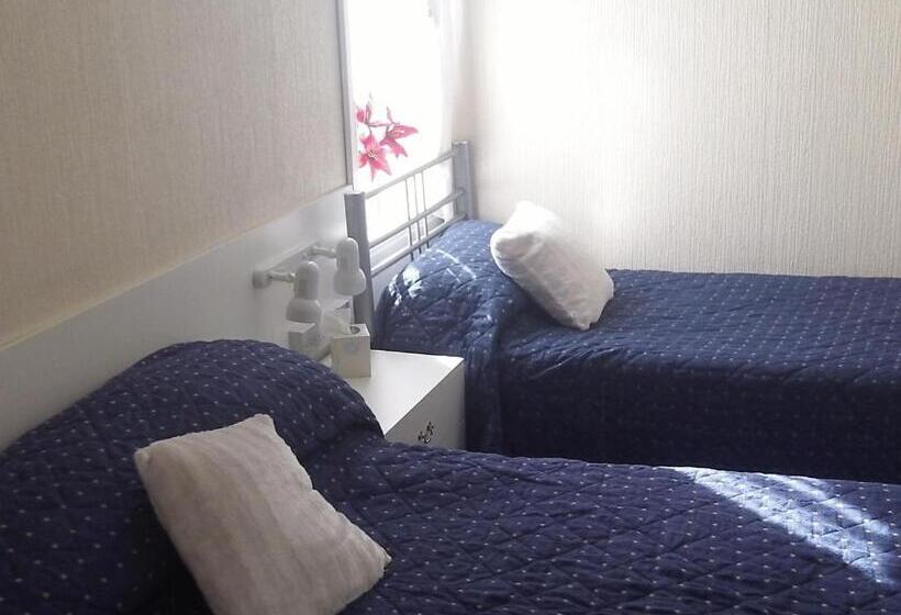 צימר Ivydene Guest House