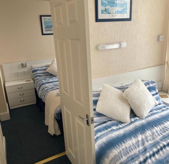 צימר Ivydene Guest House