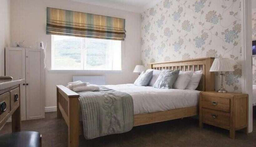مبيت وإفطار Lochside Guest House