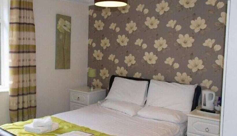 مبيت وإفطار Lochside Guest House