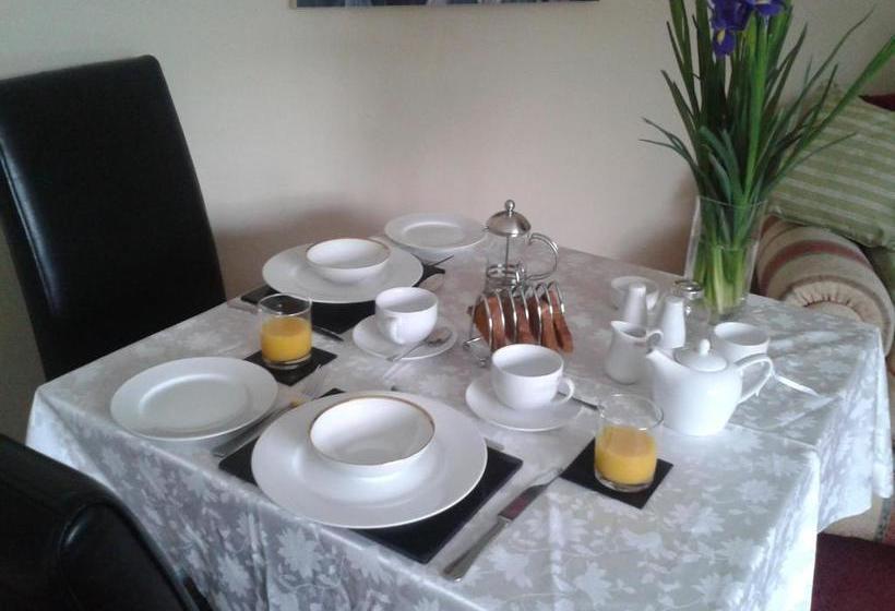 ベッドアンドブレックファースト Manor Garden Lodge