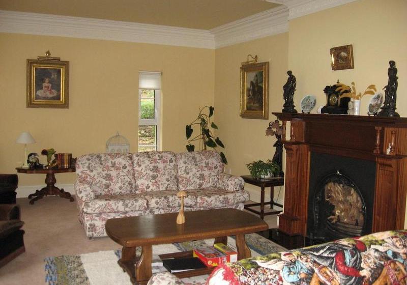 צימר Necarne Manor