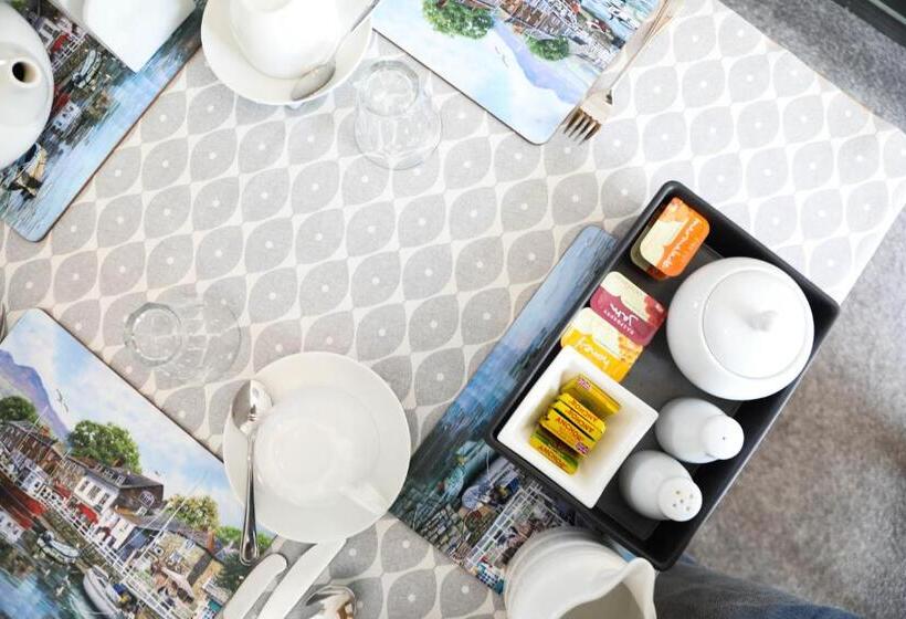 ベッドアンドブレックファースト No 10 Treverbyn Road