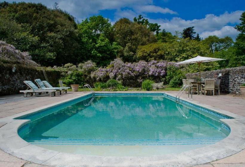 مبيت وإفطار Pentillie Castle And Estate