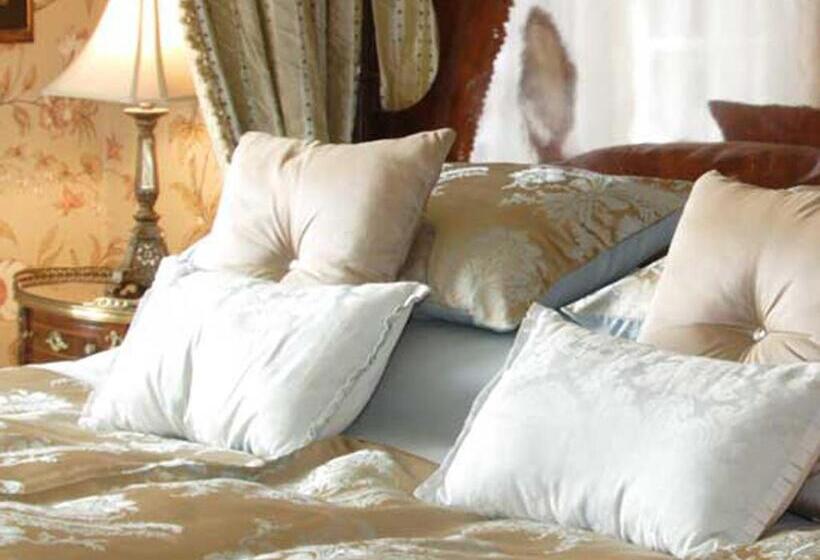 Bed and Breakfast Porch House