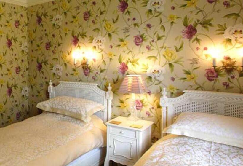 Bed and Breakfast Porch House