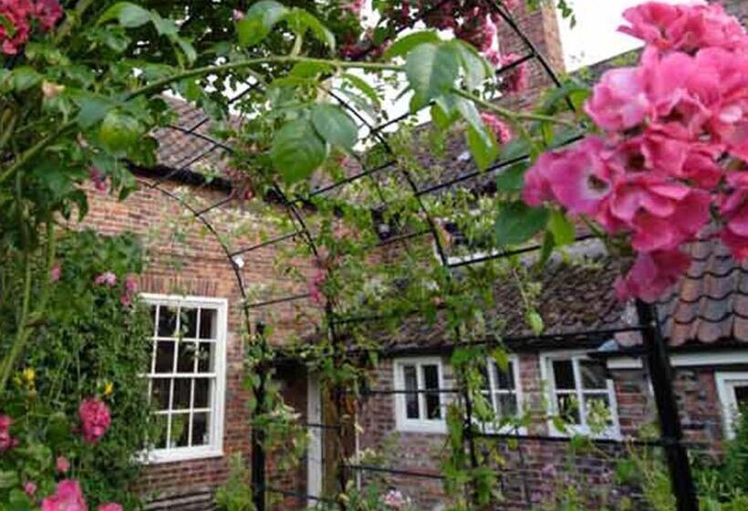 Bed and Breakfast Porch House