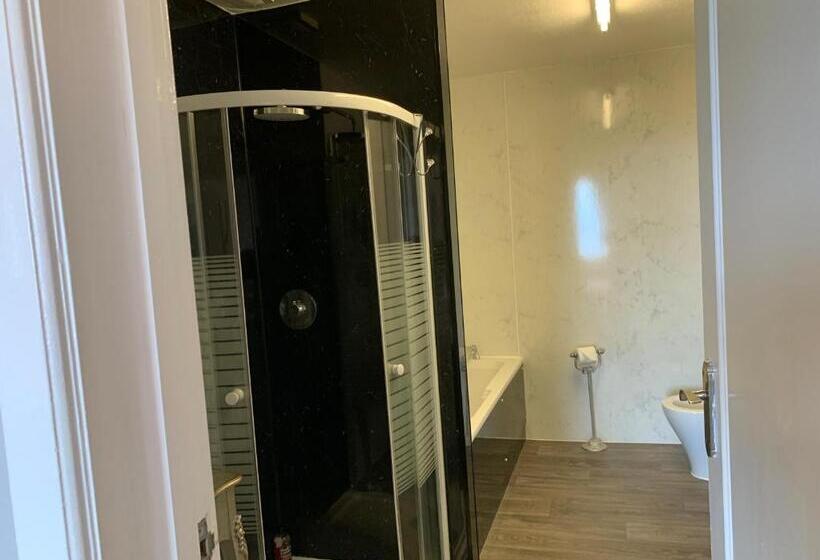 Bed and Breakfast Room Only At Wetherby Nairn