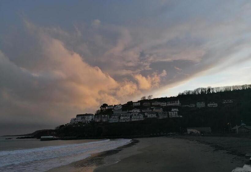 민박 Schooner Point Guest House