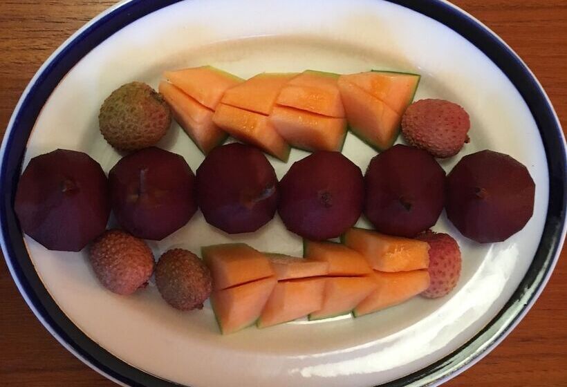 مبيت وإفطار Square Tree House