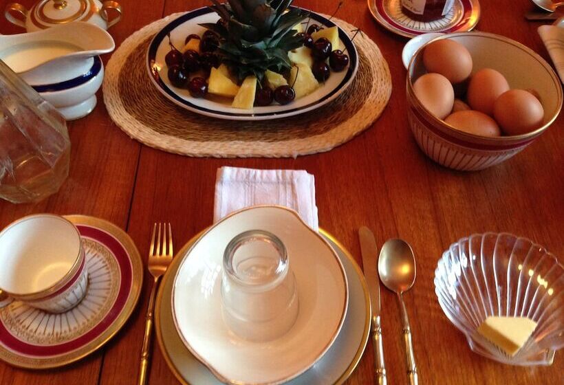 مبيت وإفطار Square Tree House