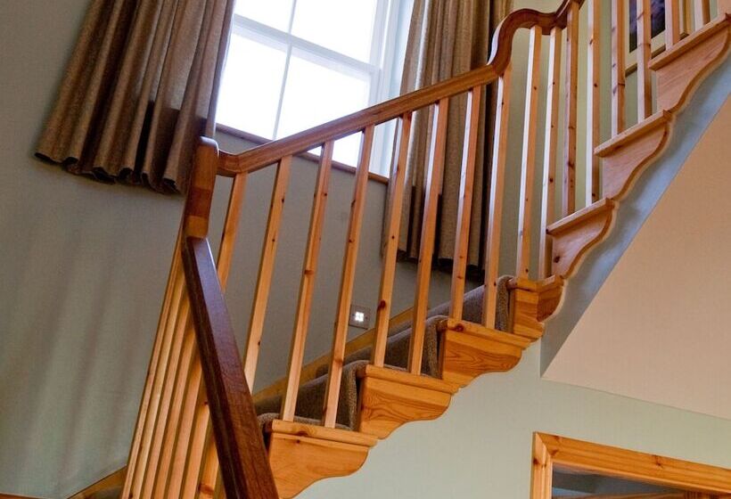 تختخواب و صبحانه St Cuthbert S House