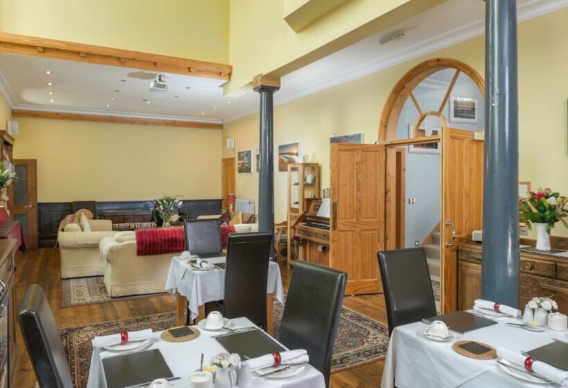 تختخواب و صبحانه St Cuthbert S House