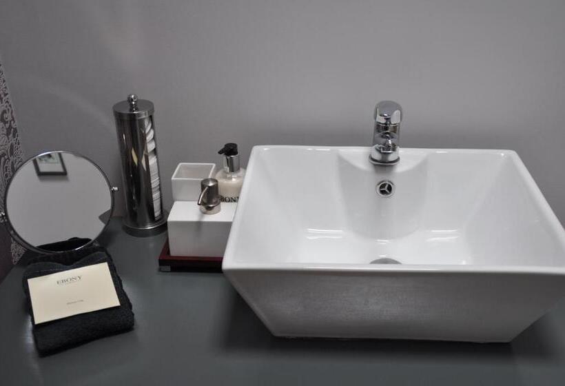 مبيت وإفطار The Bank Guest House