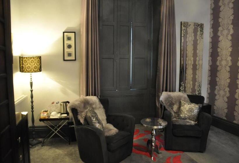 مبيت وإفطار The Bank Guest House