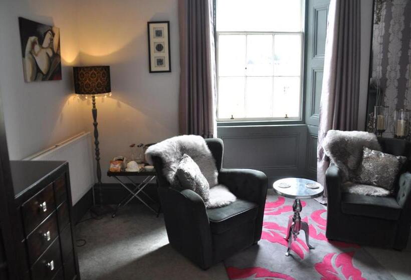 مبيت وإفطار The Bank Guest House