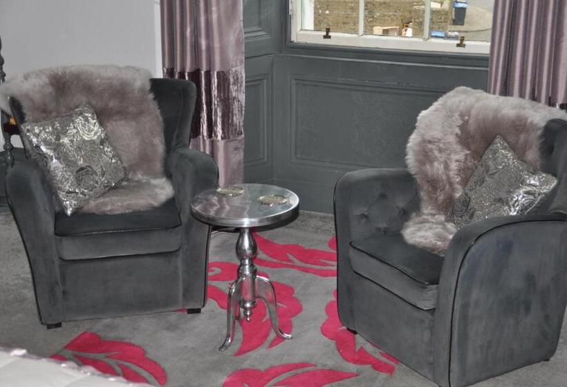 مبيت وإفطار The Bank Guest House