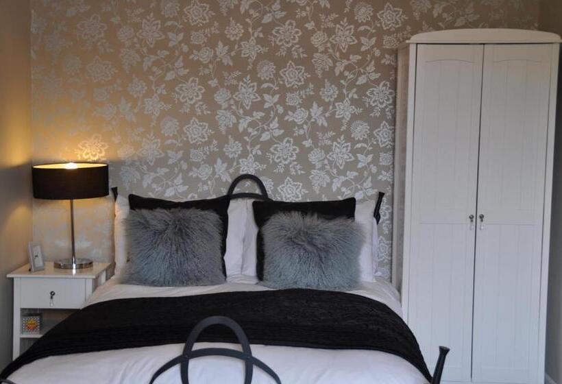 مبيت وإفطار The Bank Guest House