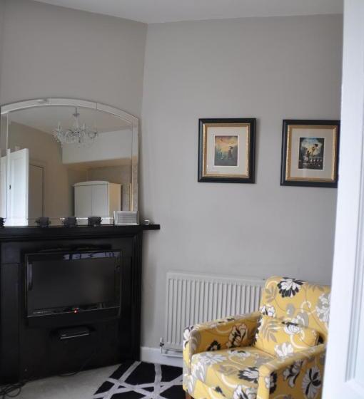 مبيت وإفطار The Bank Guest House