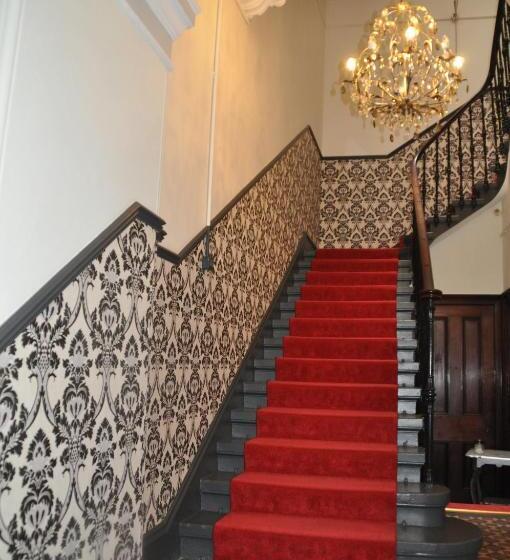 مبيت وإفطار The Bank Guest House