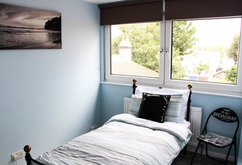 تختخواب و صبحانه The Bay