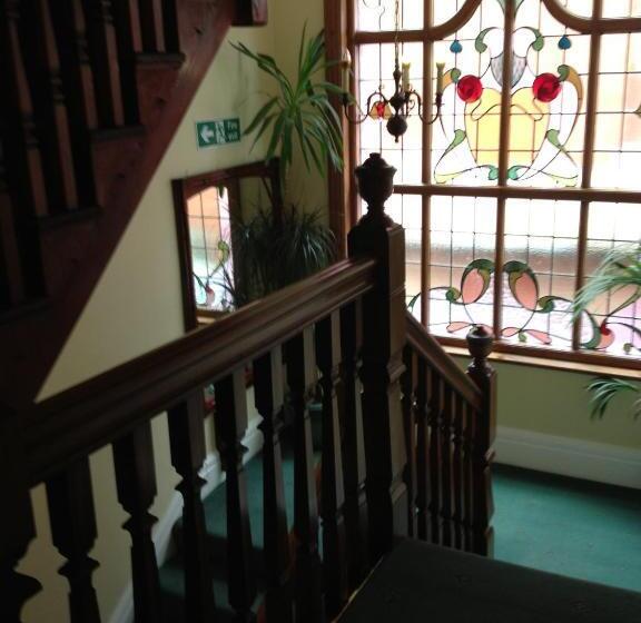 住宿加早餐  The Breverton