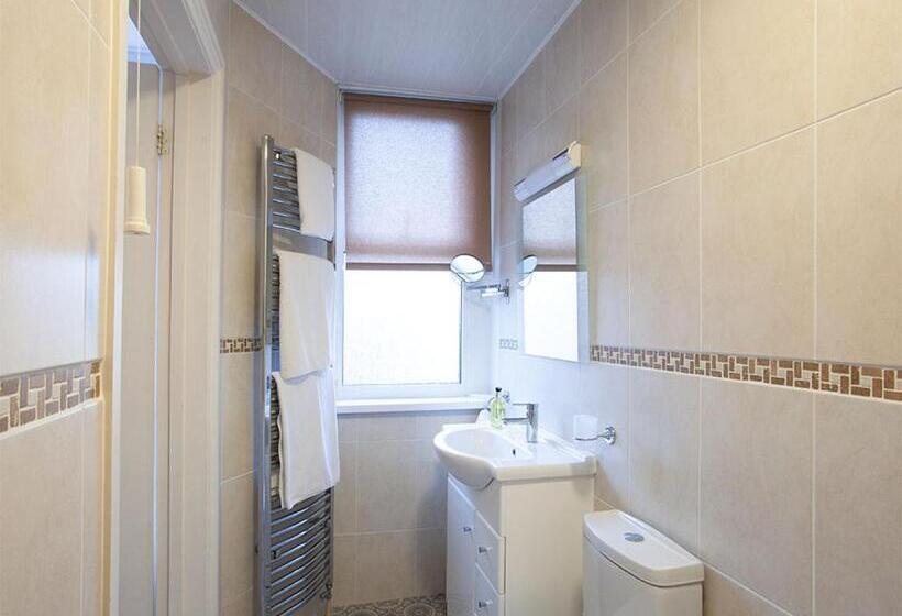 مبيت وإفطار The Castleton