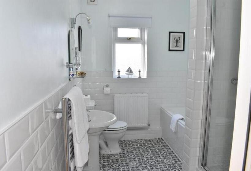 مبيت وإفطار The Castleton