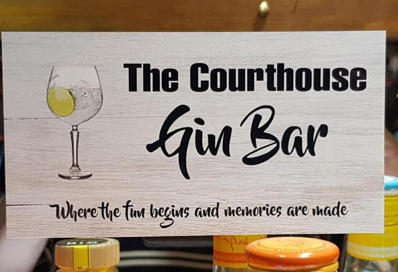 مبيت وإفطار The Court House Inn