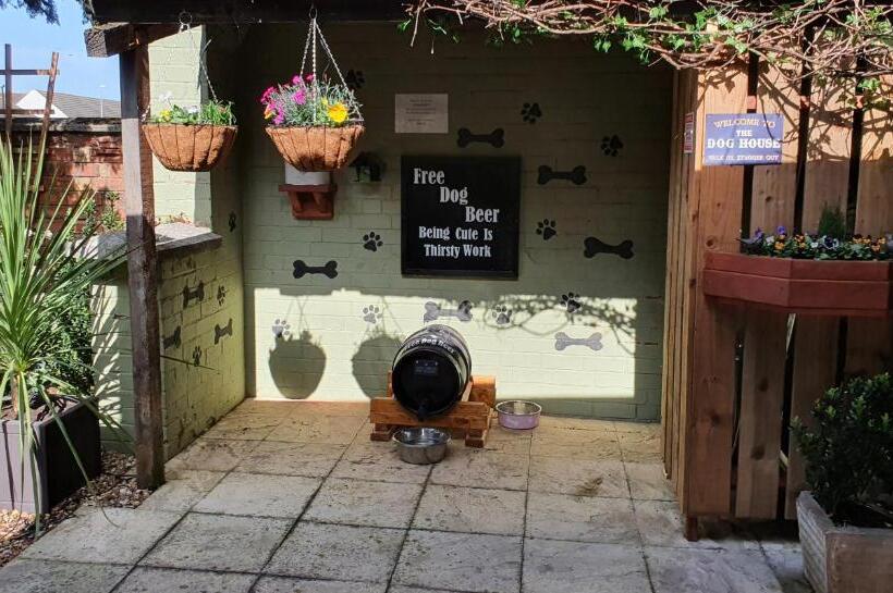 مبيت وإفطار The Court House Inn