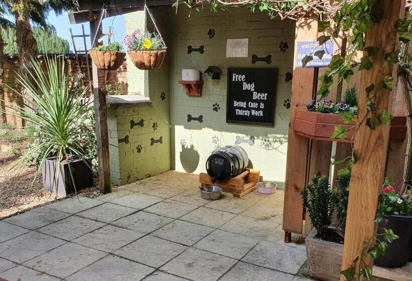 مبيت وإفطار The Court House Inn