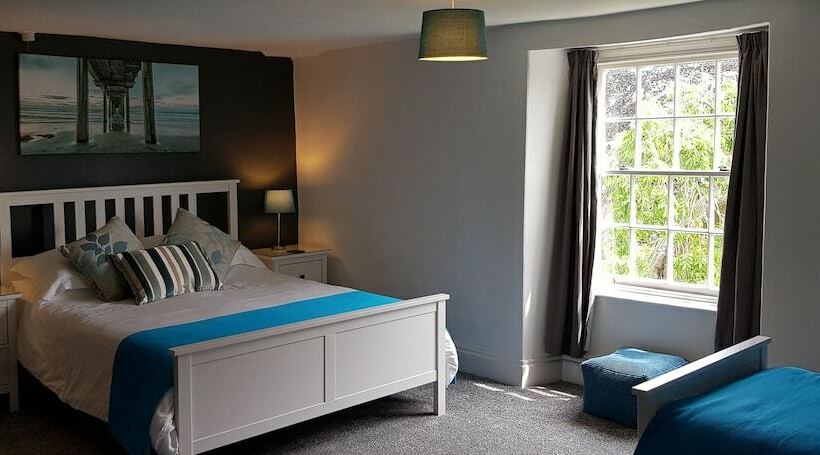 مبيت وإفطار The Greyhound Inn