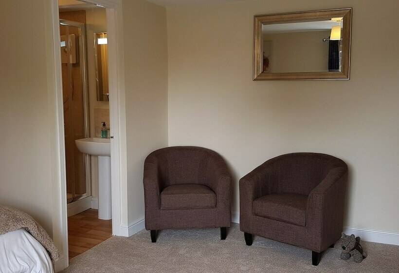 مبيت وإفطار The Greyhound Inn